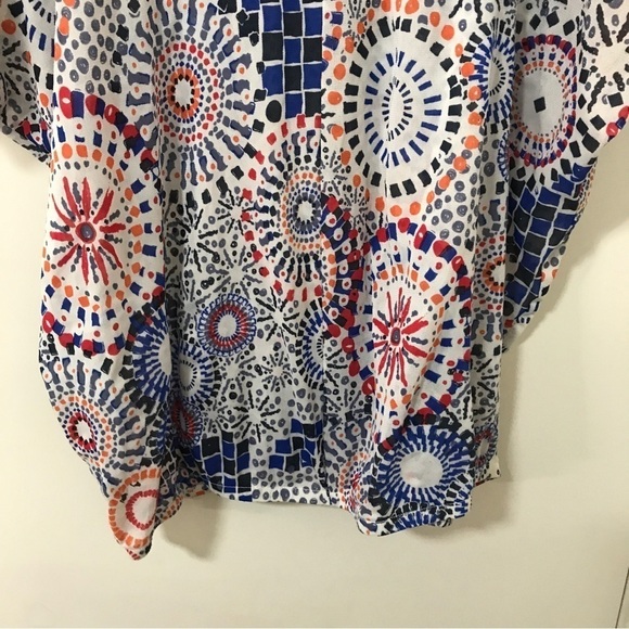 3/$15 Outback red geometric pattern short sleeve top - Picture 6 of 11